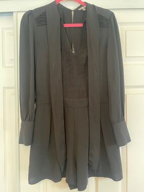 Guess Black jumper (shorts) Long elegant three button sleeves, Bow tie at Neck